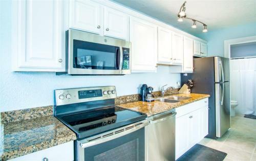 Salt Life 1&2 - 2bed/2bath Updated Full Duplex With Dockage
