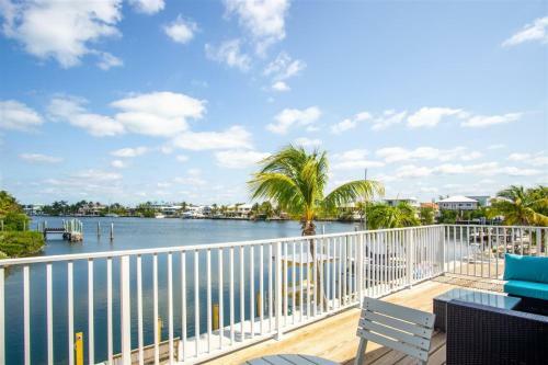 Reel Paradise II 2bed/2bath Half Duplex With Dockage