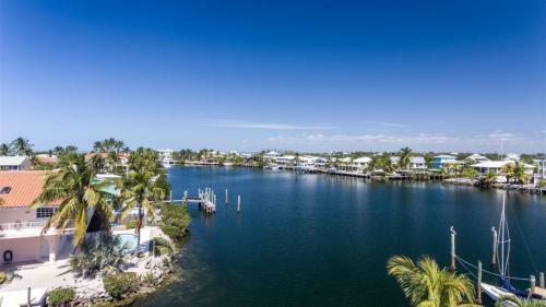 Reel Paradise II 2bed/2bath Half Duplex With Dockage