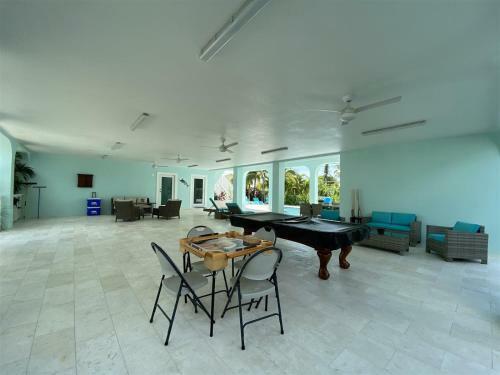 Blue Paradise 5bed/5bath Brand New Construction With Private Pool