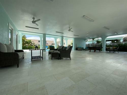 Blue Paradise 5bed/5bath Brand New Construction With Private Pool