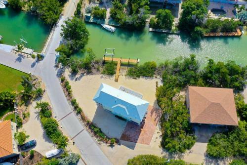 Seven Palms - Waterfront, Ocean Views - 50' Dock Home