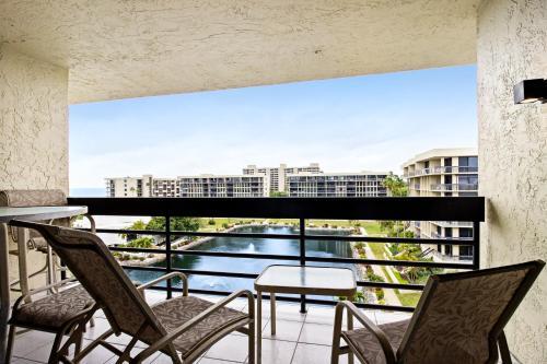 Beach Place Vista 504