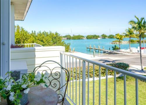Duck Key Sunrise Apartment With Ocean Views