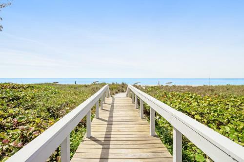 Club Longboat Beach 213