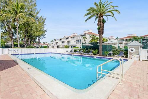 Club Longboat Beach 213