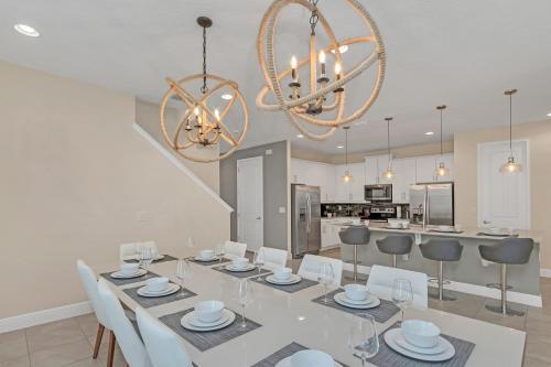 7700 Fairfax Drive