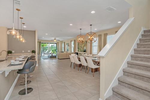 7700 Fairfax Drive