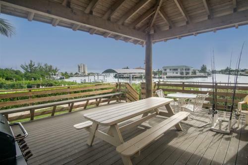 Tarpon House 3bed/4bath With Pool, Dock