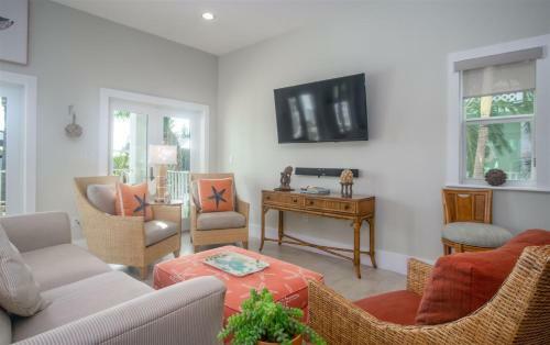 Tarpon House 3bed/4bath With Pool, Dock