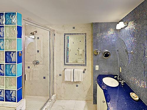 Canal-front Dream With Private Pool, Spa & Dock Home