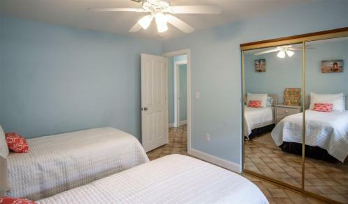 Serenity Found 3bed/2bath Duplex With Dockage & Cabana Club