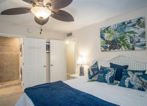 Apartamento Turtle Nest 2bed, 2bath Condo With Shared Pool, Dockage