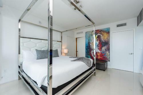 Miami Icon Tower Design Luxury Apartments