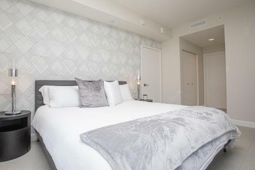 Luxury Apartment In Downtown Doral