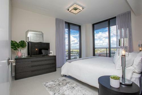 Luxury Apartment In Downtown Doral