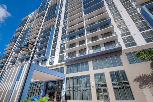 Luxury Apartment In Downtown Doral