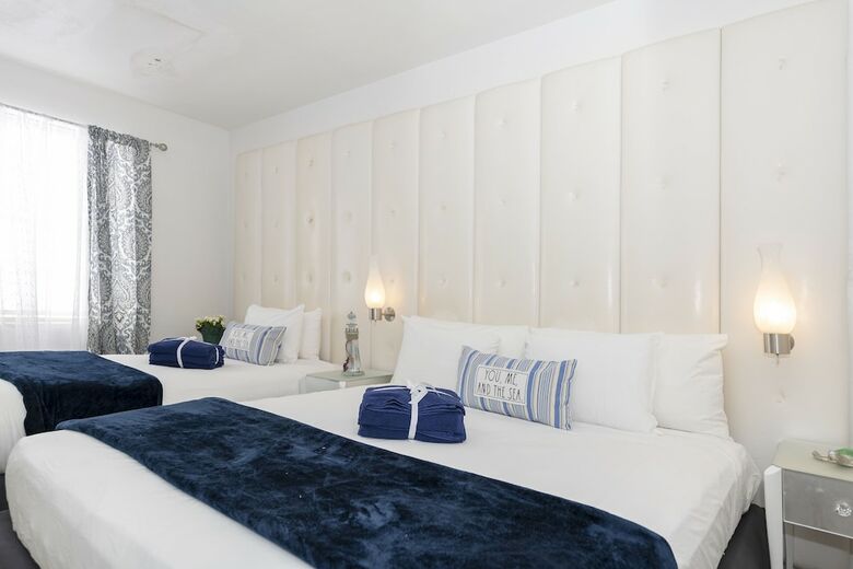 Norman's Hotel And Bar, Miami Beach