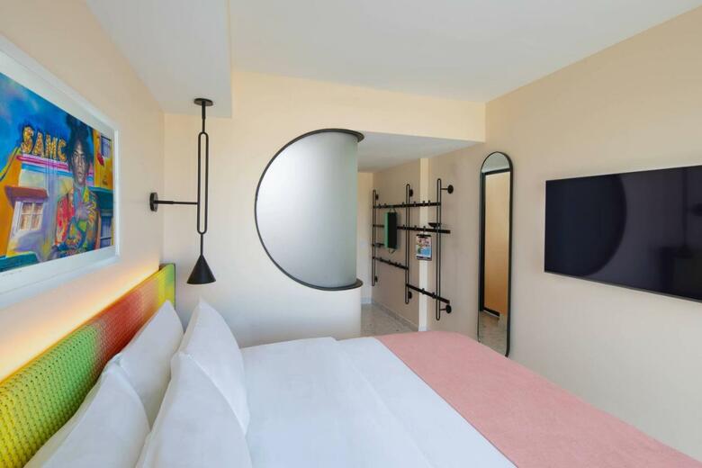 Hotel Moxy Miami South Beach