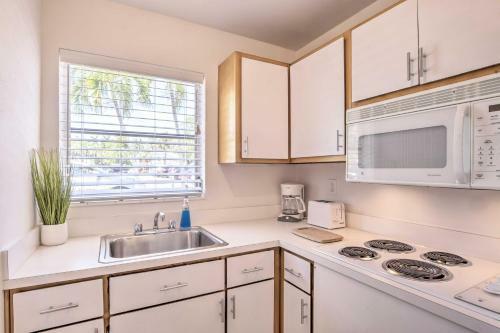 Apartamento Downtown Studio Steps To Naples Pier And Beach!