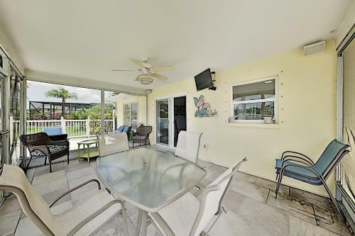Canal-front Getaway With Pool - Minutes To Beach! Home