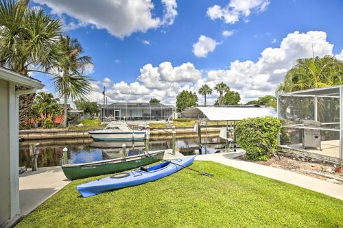 Bright Canalfront Getaway With Dock And Kayaks!