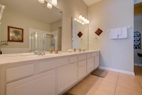 Lakeview Executive Penthouse