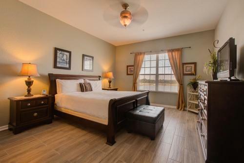 Lakeview Executive Penthouse
