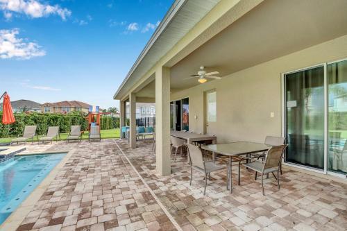 8 Bedroom Vacation Home With Pool (1804)