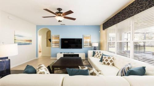 6br Windsor Hills Villa