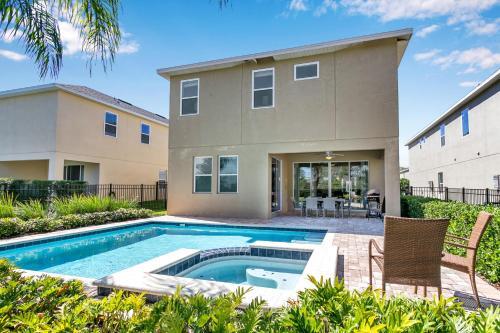 6 Bedroom Vacation Home With Pool (1751)
