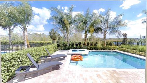 6 Bedroom Vacation Home With Pool (1751)