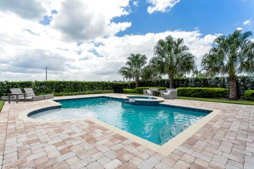 6 Bedroom Vacation Home With Pool (1903)
