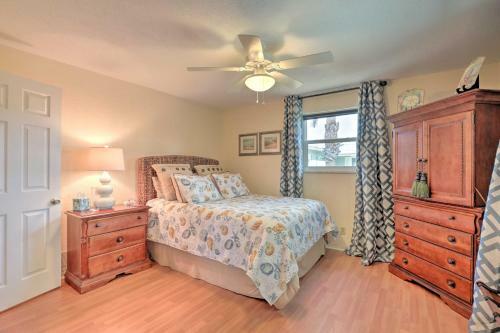 Single-story Home Walk To Beach, Pier, River