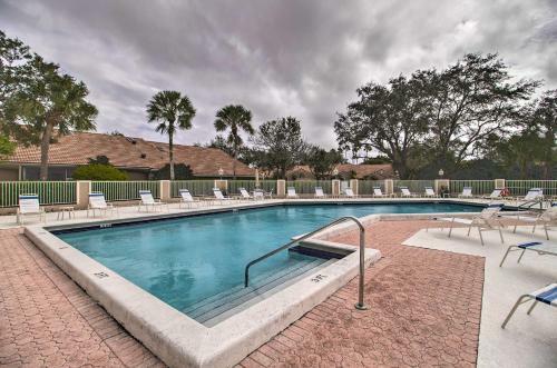 Apartamento Modern Palm Beach Apt With Pool Access And Crib!