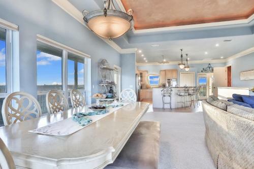Ocean Vista Heaven