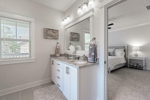 Prime Locale With Pool & Dock Access, Near Beach Home