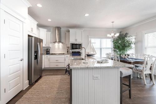 Prime Locale With Pool & Dock Access, Near Beach Home