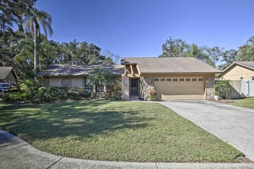 Pet-friendly Home With Fire Pit - 10 Mins To Gulf!