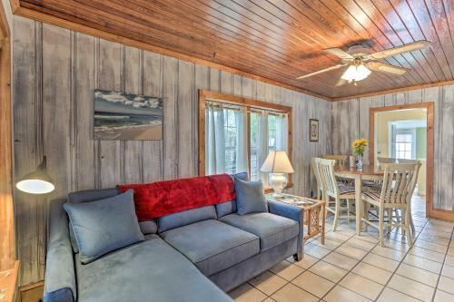 Charming Bid-a-wee Beach Cottage With Fire Pit