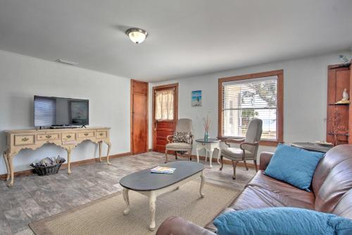 Live Like A Local - Bayfront Panama City Home