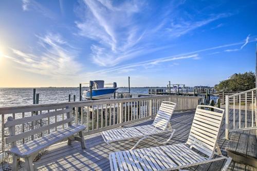 Stunning Bayfront Retreat With Pool, Spa And Dock