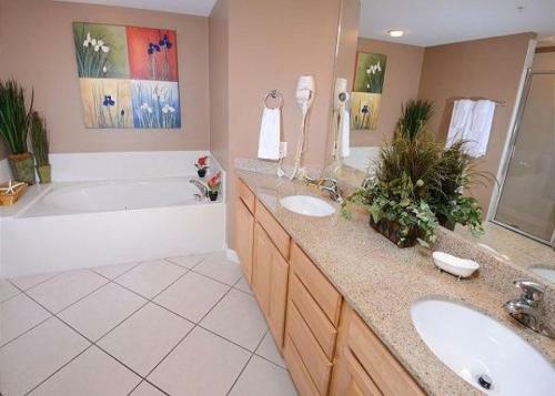Grand View East 703