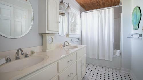 Lagunas Little Cottage By Blueswell
