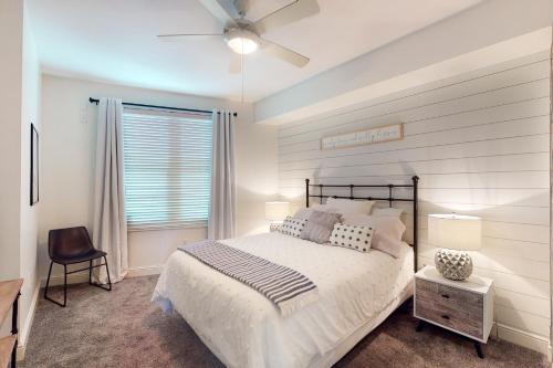 Aqua Beach Resort Unit 2004