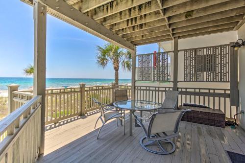 Apartamento Beachfront Condo With Balcony And Semi-private Pool!