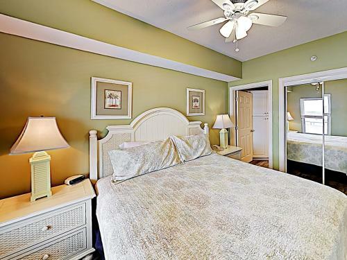 Apartamento New Listing! Gulf-front Gem With Multiple Pools Condo
