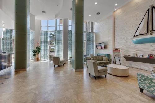 Laketown Wharf 116 (1/2)