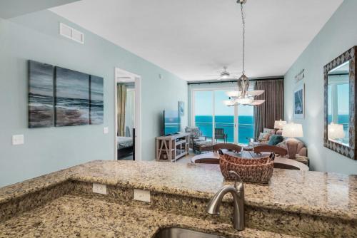 2208 - 1b2 Bath With Bonus Room. Newly Renovated December 2017!