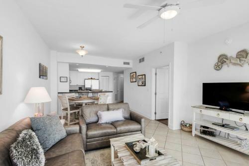 Aqua 1610 - 1b/2 Bath - New Owners!!!